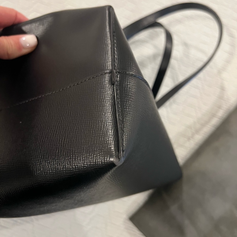 Tom Ford T Tote Black Leather  Handbag - Picture 5 of 7
